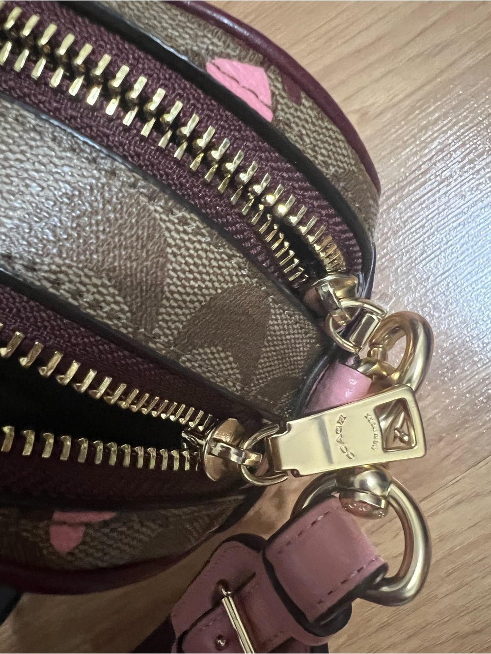 Coach 100% Authentic Brown Signature Heart Print Crossbody Bag (Valentines ) - Picture 12 of 13